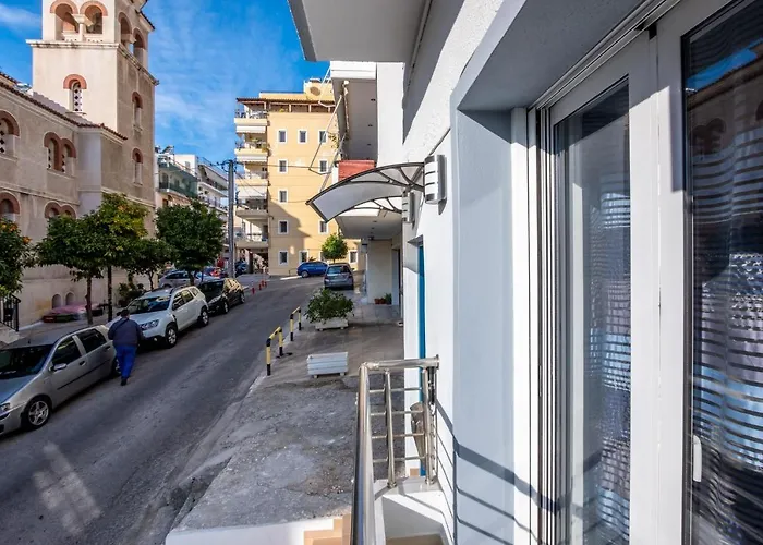 Joyfull Apartment In Piraeus