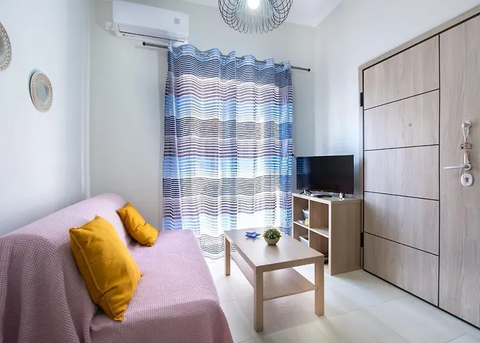 Joyfull Apartment In Piraeus